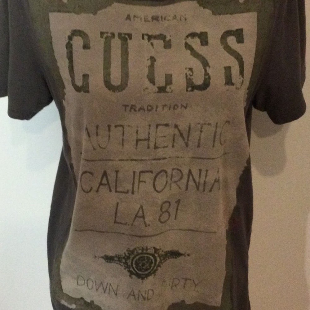 Guess Gray T-Shirt - Picture 4 of 5